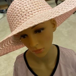 Sweet Soft pink  straw hat never worn